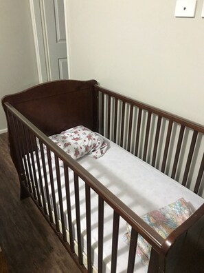 Cot in main bedroom as well as a portacot in the walkinrobe.