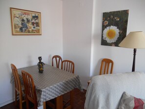 Dining area in lounge.