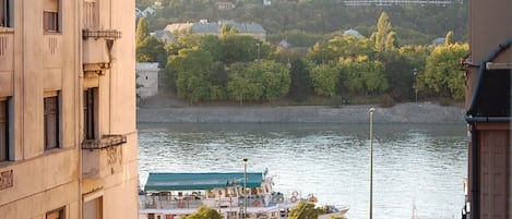  window right side river view 