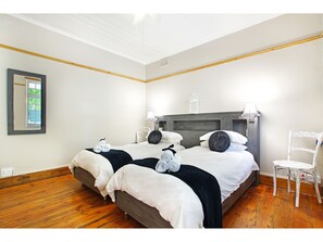 Clarkia second bedroom can have king or 2 single beds.