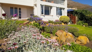 Restio Garden Apartment
