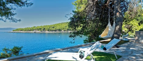 Villa Akuna offers the best of the best right on the Adriatic CROATIA