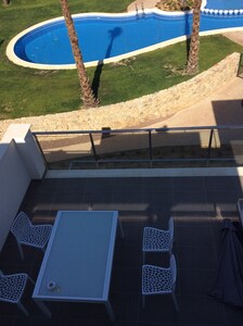 2 bedroom/2 bathrooms penthouse with big swimming pool