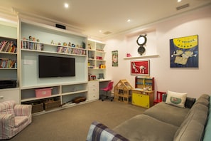 Kids playroom downstairs - loads of toys, games TV, DVD's, Cable TV