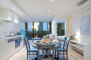OPEN PLAN LIVING ROOM
