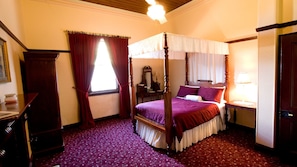 Colonial Room can accommodate 3 x guests it adjoins the Gill Room
