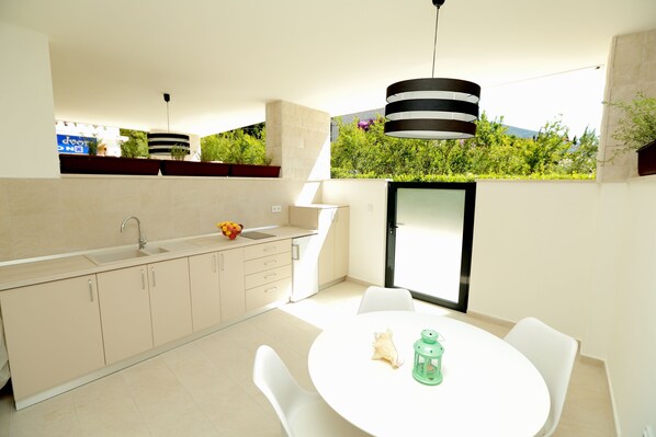 Outdoor dining