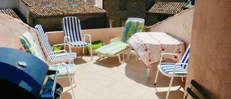 Relax on your private sun terrace adjoining to the kitchen