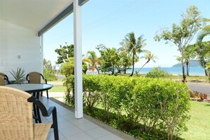 Apollo Jewel No 2 - South Mission Beach - Patio views
