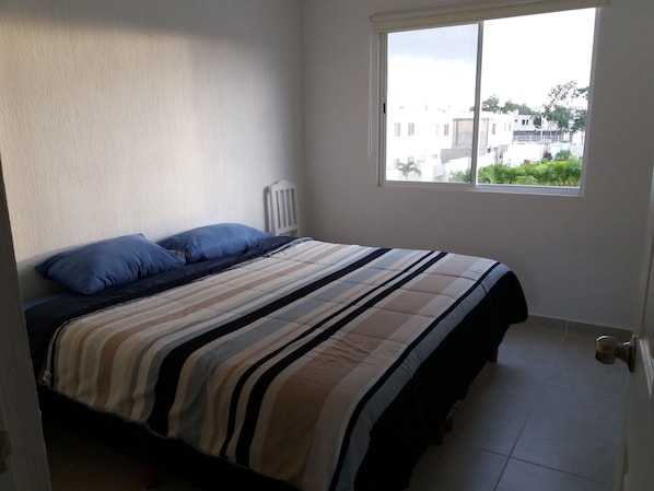 principal room with king size bed