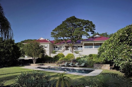 umSisi House and Swimming Pool