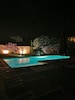 piscine de nuit