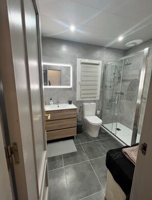 Contemporary Bathroom