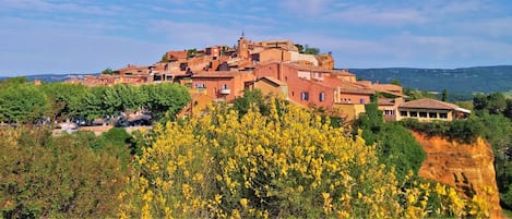 LA BURLIERE 84220 ROUSSILLON By WELCOME TO LUBERON