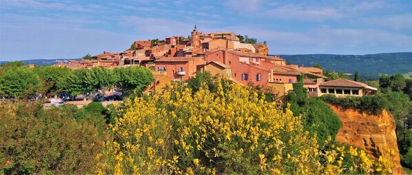 LA BURLIERE 84220 ROUSSILLON By WELCOME TO LUBERON