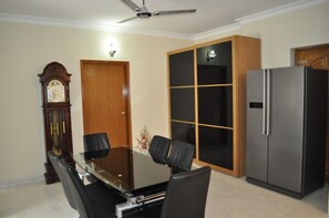 Dinning and Lounge 