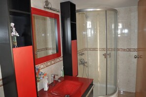 En-suite shower room