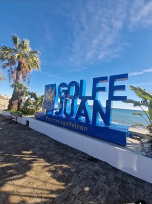 Welcome to Golfe Juan