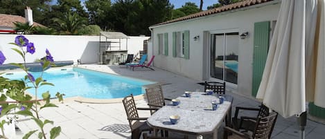 Pool side terrace