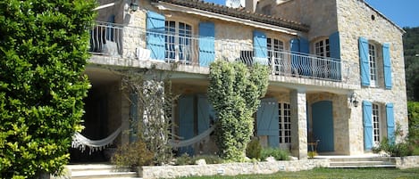 Traditional Provencal Villa Marelle