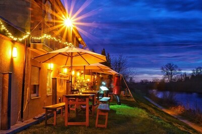 Family accommodation, group accomodation, suite-rustic course on the Danube