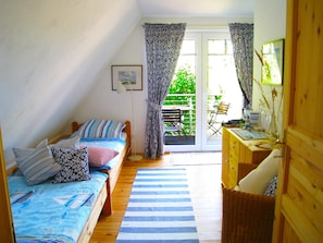 Schlafzimmer mit 2 Einzelbetten