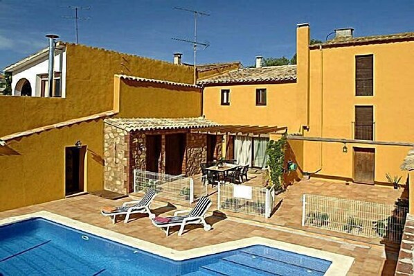 The pretty holiday home is situated only 30 min. from the beach