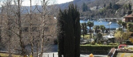 Terrasse alle mit Seeblick - Winter