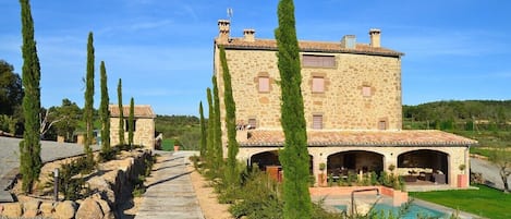 Masia Laveña is a marvellous holiday home