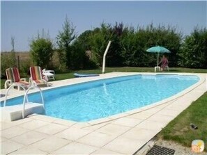 The heated 10 x 5 m pool