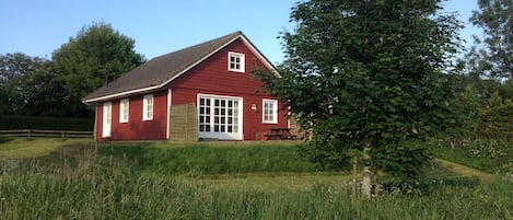 Blick aus süd/westl. Richtung auf das Ferienhaus