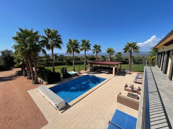 Villa Cas Mariné mit beheiztem Pool und Außenküche