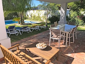 Outdoor dining