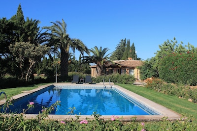 FINCA VERDE - idyllic finca in a secluded location with palm garden, pool and casita