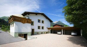 Carport für Gäste