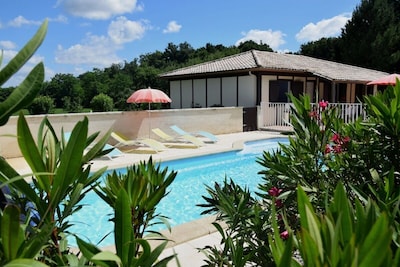 casa de campo con piscina climatizada y tenis no compartido