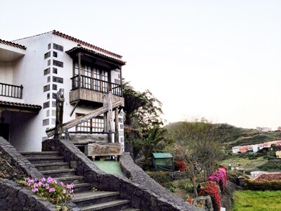 A dream for hikers - B&B Finca Los Geranios with pool for up to 16 people