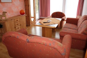 Wohnraum Ferienhaus 45m³ Stechlin Touristik