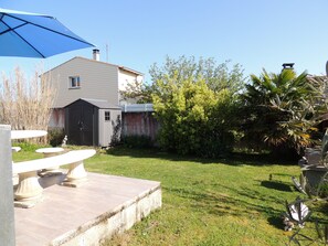 cabanon de jardin fermant a cléf pour les vélos 