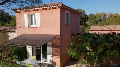 Klimatisiertes Einfamilienhaus-Schwimmbad am Golf de la Valdaine in Drôme Provençal