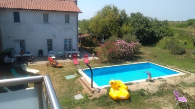 Send 100m² apartment, ground floor, with pool, boat rental