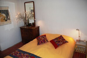 Schlafzimmer der PANORAMICA-Wohnung, Bed and Breakfast