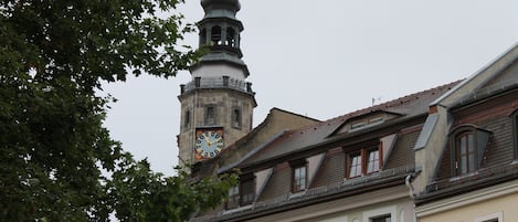 Blick auf den Rathausturm