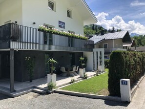 Haus + Terrasse + 