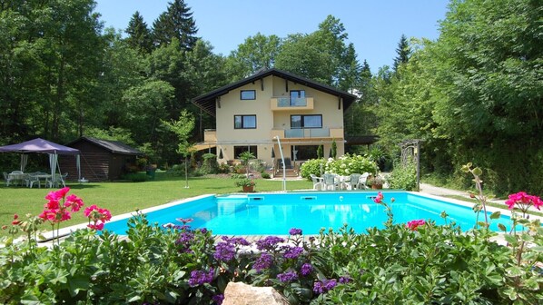 Haus am Wald  mit Pool 