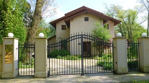 Entrance gate opens remote controlled, driveways at night with lights, 10 videos