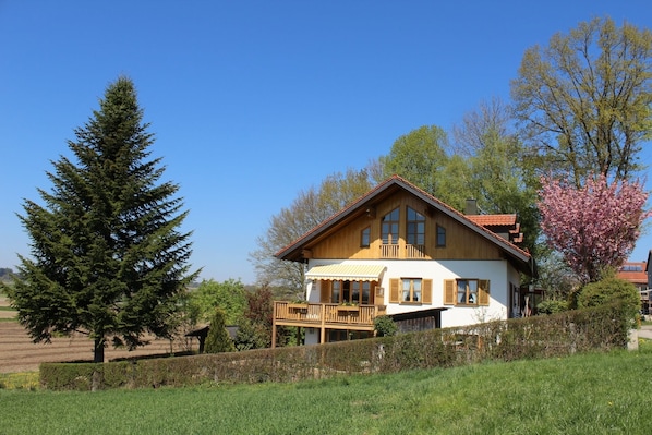 Gartenwohnung:
Ferienwohnung "Landhaus Alpenblick"