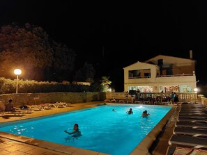 Piscine nocturne