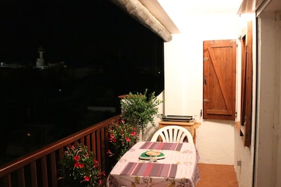 beachfront apartment, overlooking the canal and port Empuria, quiet area.
