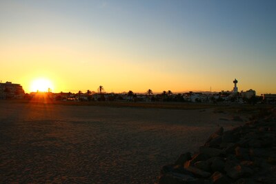 beachfront apartment, overlooking the canal and port Empuria, quiet area.